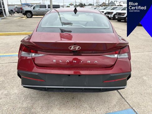 Used 2024 Hyundai Elantra SEL FWD image 9