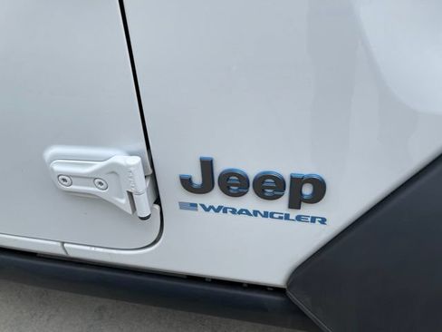 Used 2023 Jeep Wrangler Unlimited w/ Cold Weather Group AWD/4WD image 18