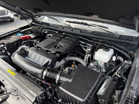 Used 2025 Nissan Frontier PRO-4X AWD/4WD image 42