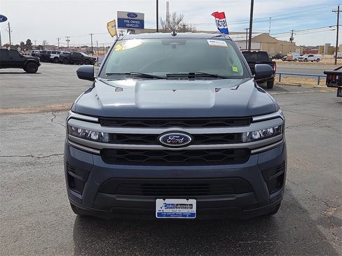 Certified 2023 Ford Expedition XLT image 8