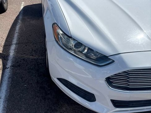 Used 2016 Ford Fusion SE FWD image 5