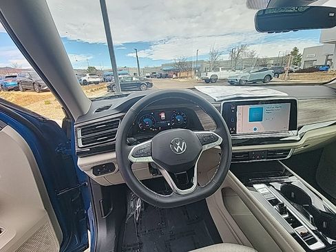 New 2025 Volkswagen Atlas SEL image 11