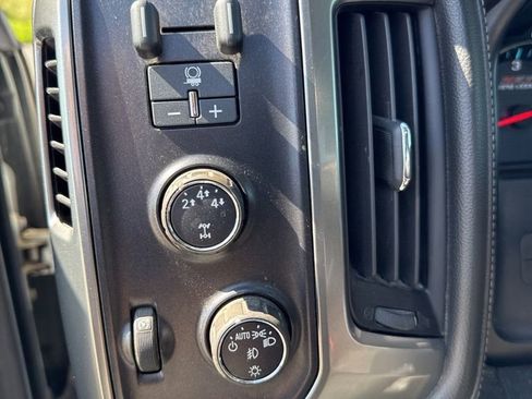 Used 2015 Chevrolet Silverado 2500 LTZ AWD/4WD image 21