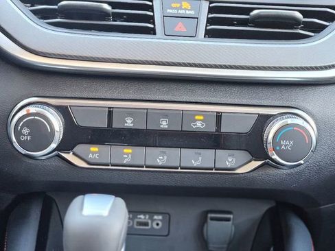 New 2025 Nissan Altima 2.5 SR image 22