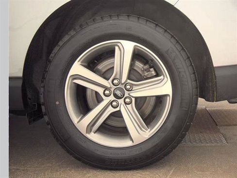 Used 2024 Ford Edge SEL w/ Convenience Package AWD/4WD image 10