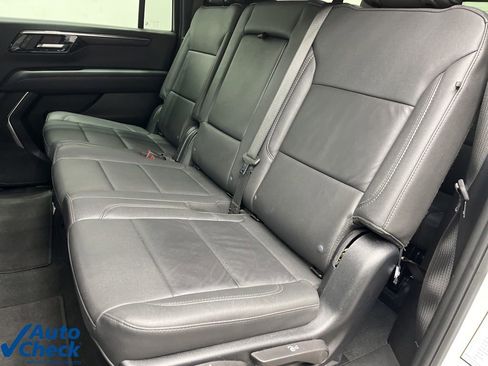 Used 2025 Chevrolet Suburban Z71 AWD/4WD image 20
