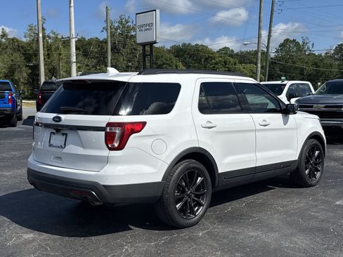 Used 2017 Ford Explorer XLT w/ Equipment Group 202A FWD image 8
