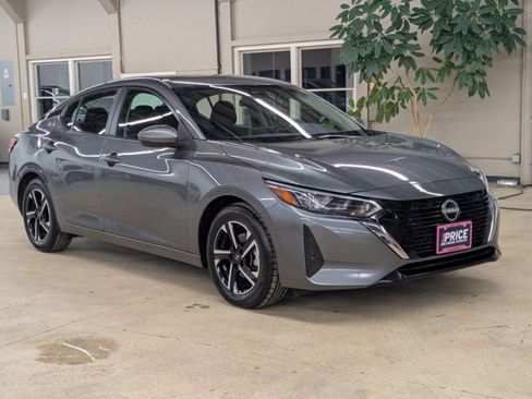 Used 2024 Nissan Sentra SV image 3