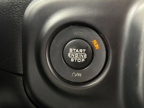 Used 2020 Jeep Wrangler Unlimited Sahara AWD/4WD image 21