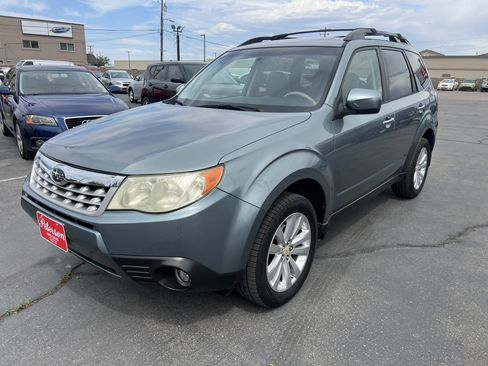 Used 2011 Subaru Forester 2.5X Limited w/ Popular Equipment Group 7B AWD/4WD image 3