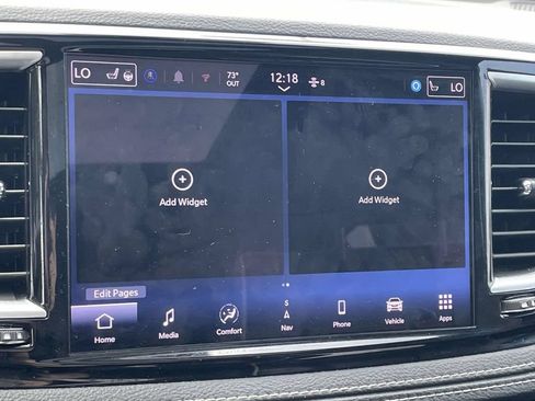 Certified 2025 Chrysler Pacifica Limited FWD image 42