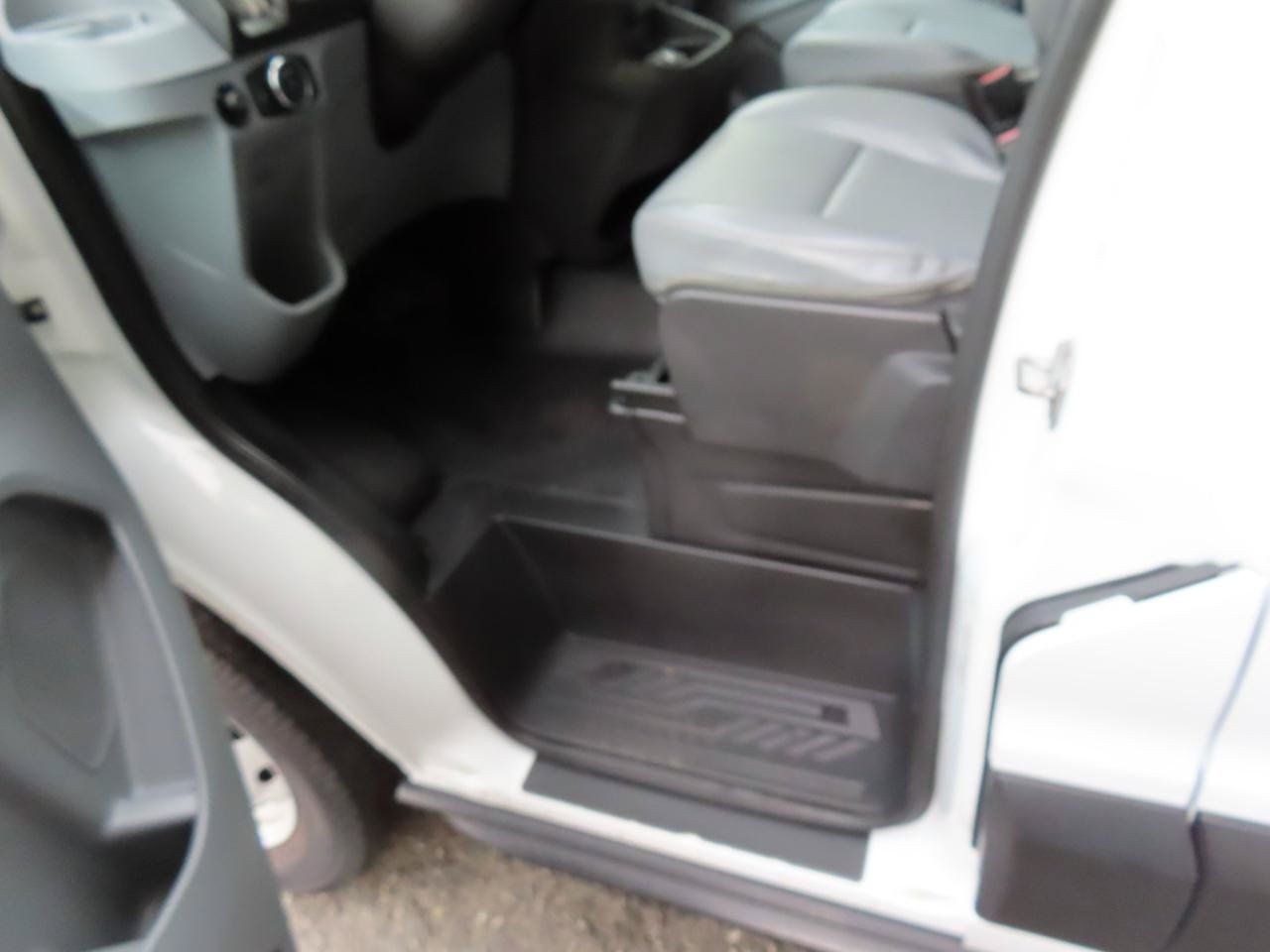 Used 2019 Ford Transit 250 130 Low Roof RWD image 15