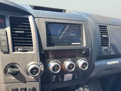 Used 2011 Toyota Sequoia Platinum AWD/4WD image 23