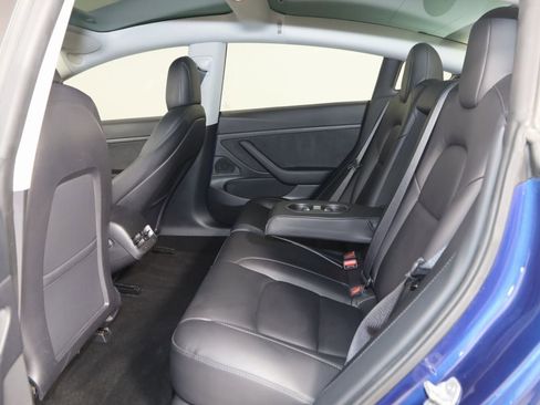 Used 2020 Tesla Model 3 Standard Range image 48