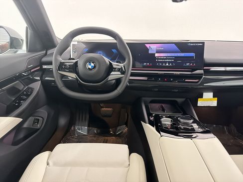 New 2026 BMW 530i w/ Premium Package image 25