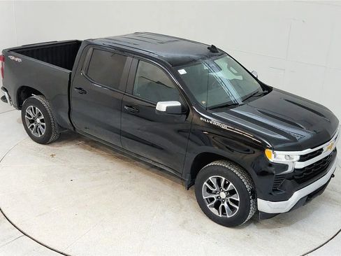 Used 2022 Chevrolet Silverado 1500 LT AWD/4WD image 21