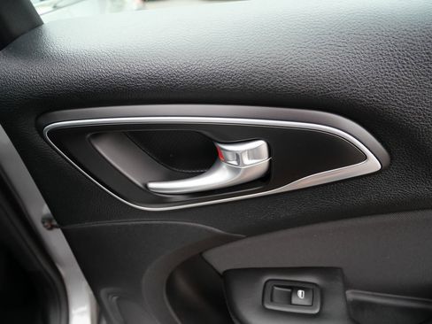 Used 2016 Chrysler 200 Limited w/ Convenience Group FWD image 30