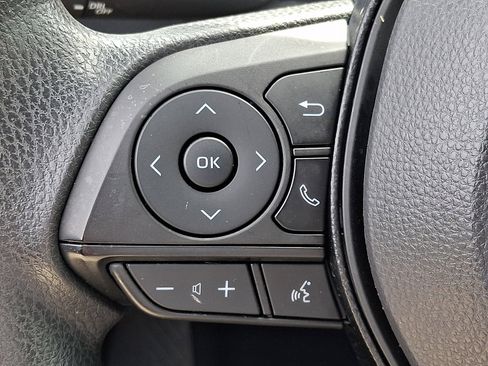 Used 2021 Toyota Corolla LE w/ LE Convenience Package FWD image 21