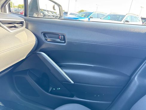 Used 2024 Toyota Corolla Cross LE FWD image 27