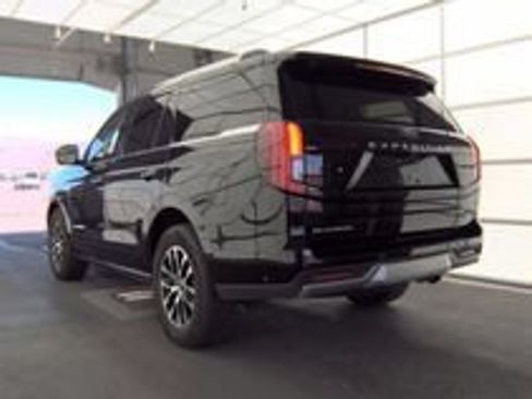 Used 2025 Ford Expedition Platinum AWD/4WD image 17