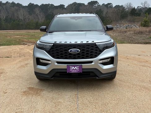 Used 2023 Ford Explorer ST-Line w/ Class IV Trailer Tow Package image 2