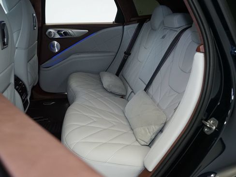 Used 2023 BMW XM AWD/4WD image 17