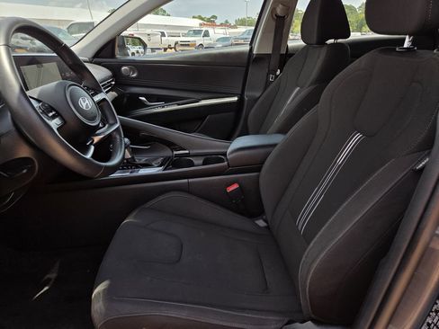 Used 2025 Hyundai Elantra SEL FWD image 17