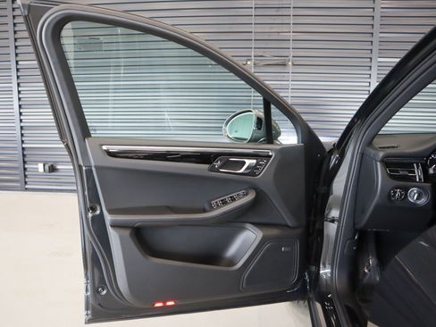 Used 2026 Porsche Macan Turbo AWD/4WD image 23
