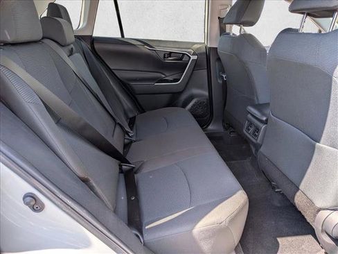 Used 2022 Toyota RAV4 LE AWD/4WD image 21