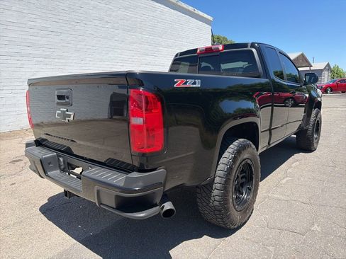 Used 2018 Chevrolet Colorado Z71 AWD/4WD image 2