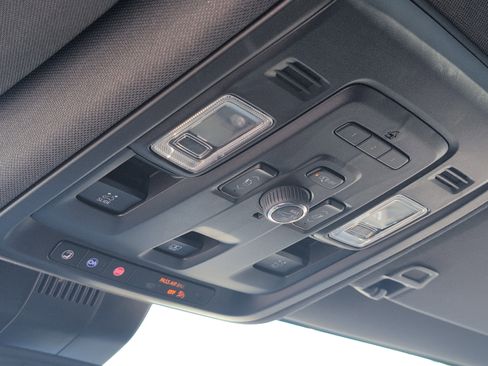 Used 2023 Chevrolet Suburban RST w/ Luxury Package image 14