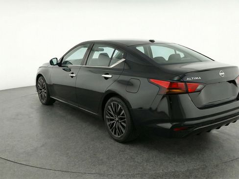 Used 2025 Nissan Altima 2.5 SV image 6