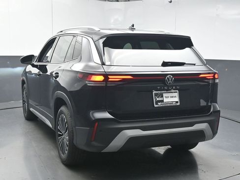 New 2026 Volkswagen Tiguan S FWD image 6