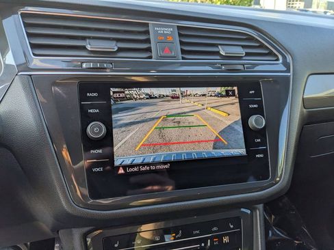 Used 2023 Volkswagen Tiguan SE R-Line image 22