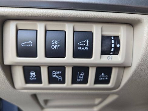 Used 2016 Subaru Outback 3.6R Limited AWD/4WD image 13