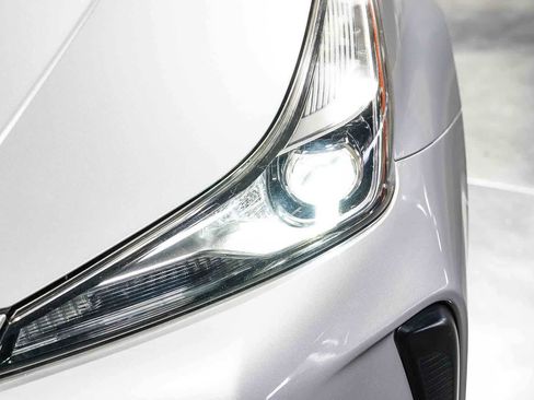 Certified 2019 Toyota Prius L Eco FWD image 7