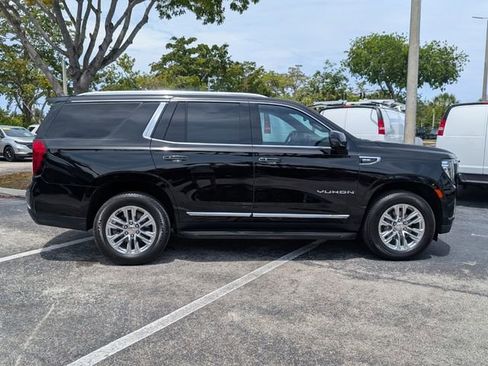 Used 2024 GMC Yukon SLT w/ SLT Luxury Package RWD image 8