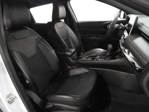 Used 2023 Jeep Compass Trailhawk image 19