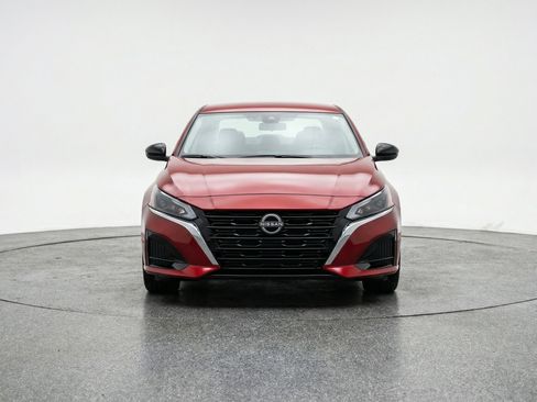 Used 2025 Nissan Altima 2.5 SV image 2