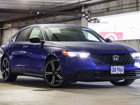 Used 2023 Honda Accord Sport image 2