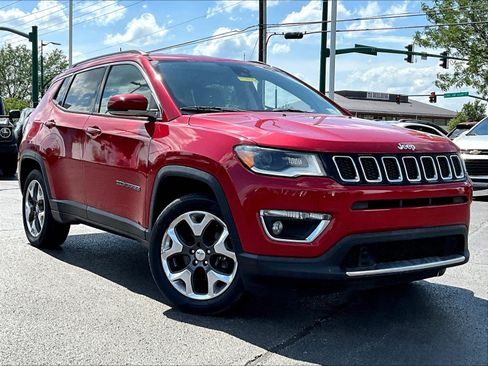 Used 2018 Jeep Compass Limited w/ Navigation Group FWD image 3