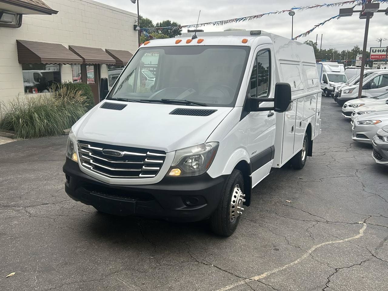 Used 2016 Freightliner Sprinter 3500 w/ Driver Comfort Package RWD image 10