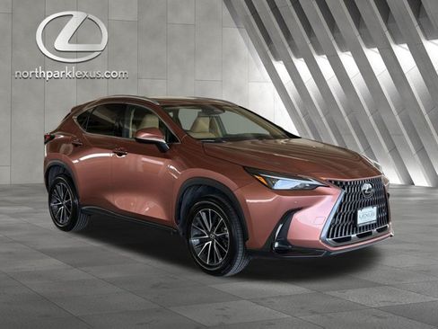 Certified 2025 Lexus NX 250 FWD w/ Accessory Package (Z1) image 5
