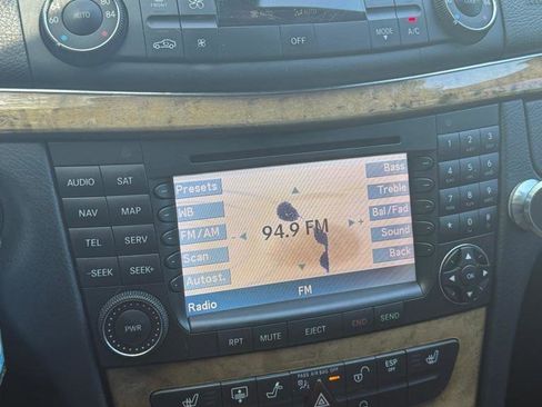 Used 2008 Mercedes-Benz E 350 Luxury image 24