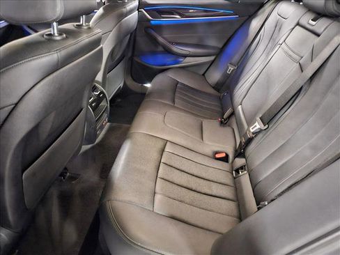 Used 2021 BMW 530i xDrive w/ M Sport Package image 18