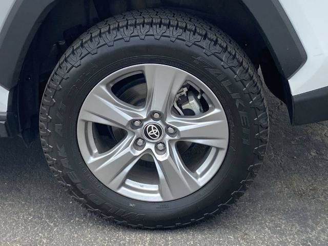 Used 2024 Toyota RAV4 LE AWD/4WD image 27