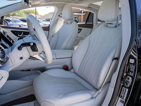 Used 2023 Mercedes-Benz EQE 500 4MATIC Sedan image 14