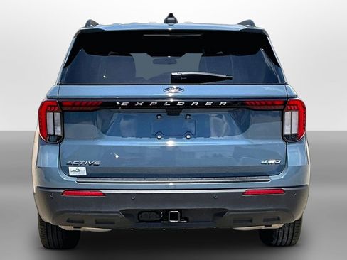 Used 2025 Ford Explorer Active AWD/4WD image 4