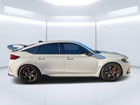 Used 2023 Honda Civic Type R image 2