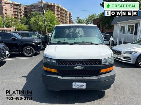 Used 2018 Chevrolet Express 2500 RWD image 4
